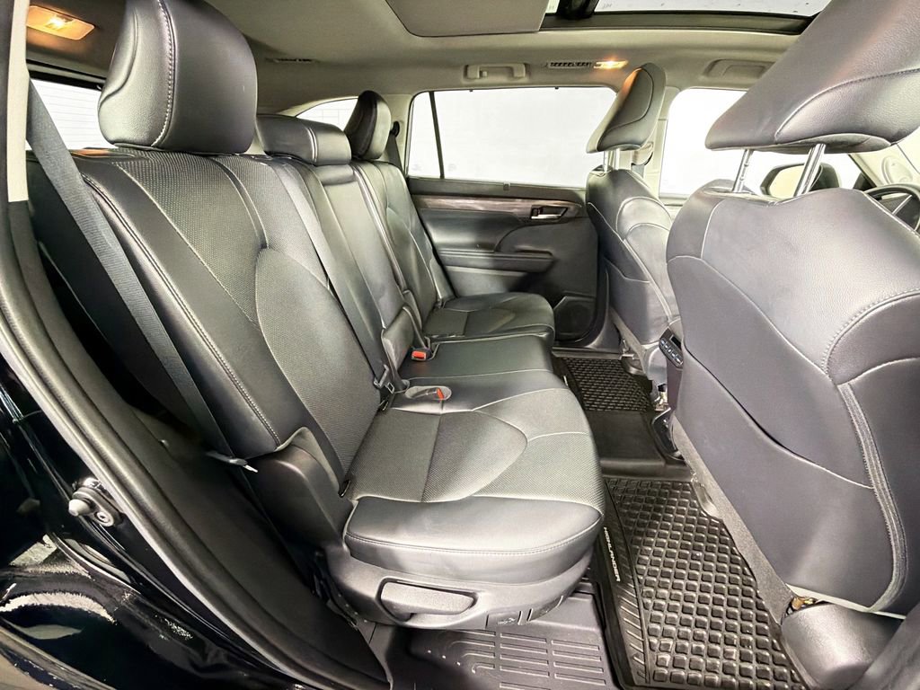 Used 2022 Toyota Highlander Limited image 28