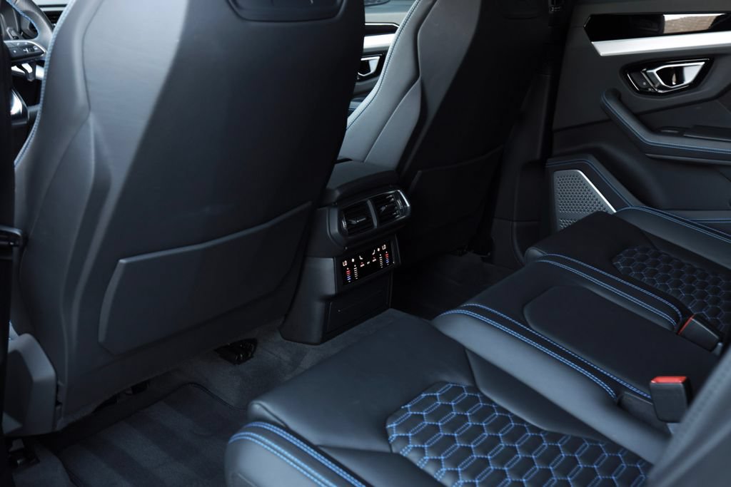 Used 2019 Lamborghini Urus AWD/4WD image 30