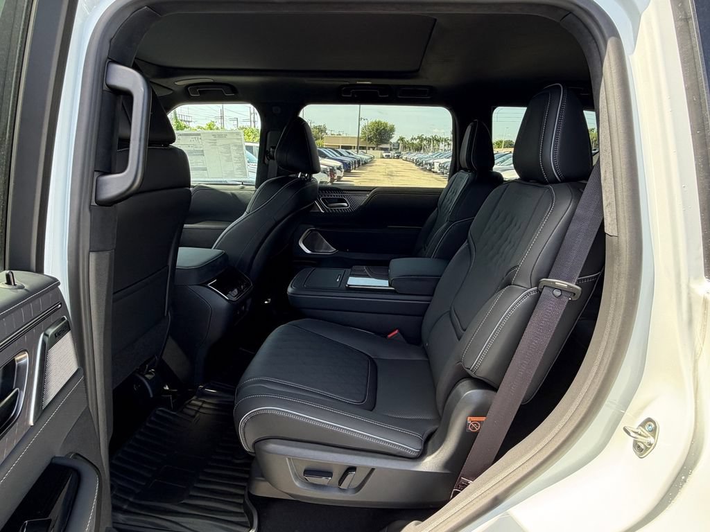 New 2027 INFINITI QX80 Autograph w/ Premium Cargo Package AWD/4WD image 14