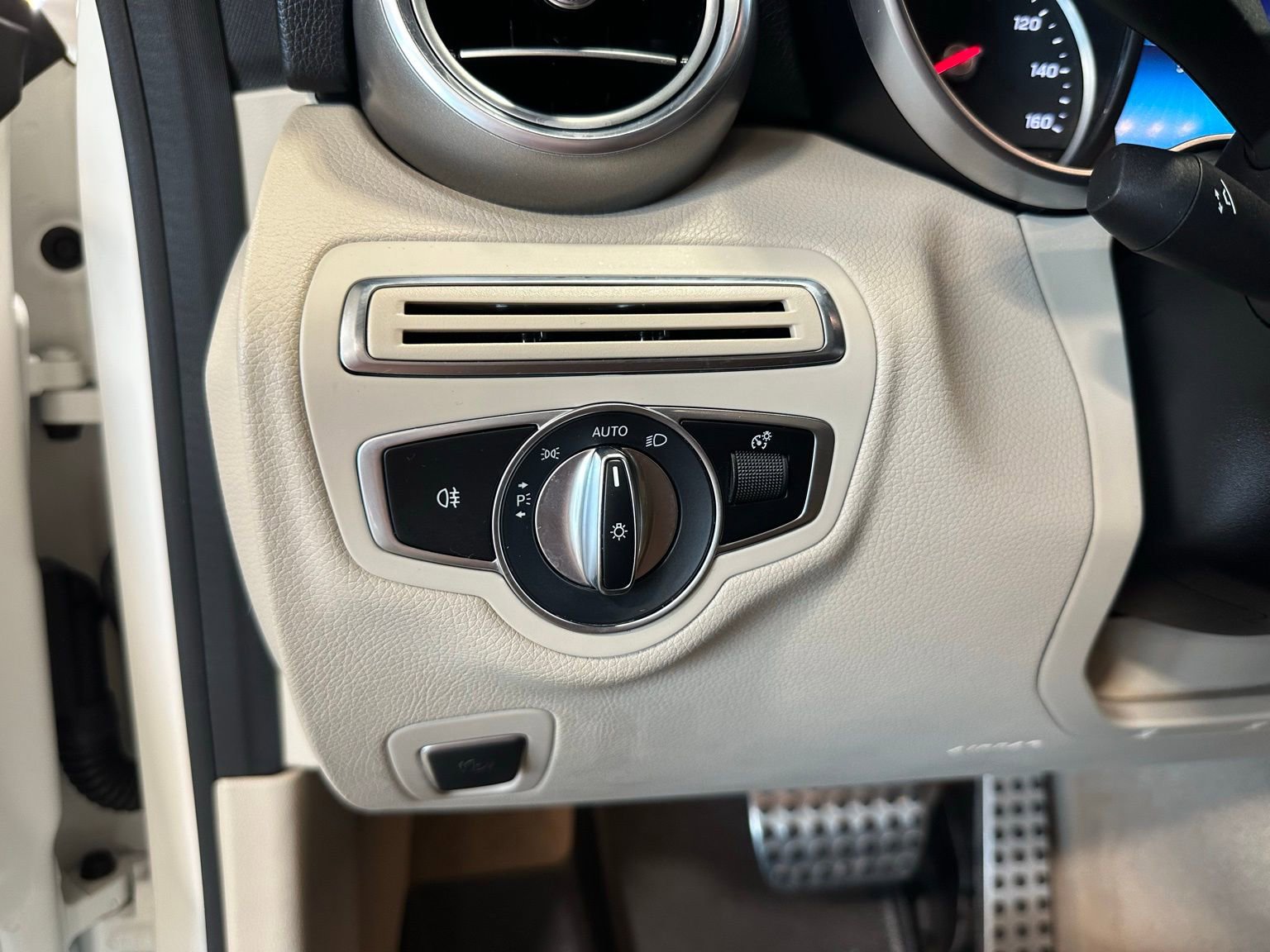 Used 2019 Mercedes-Benz C 300 Coupe image 22