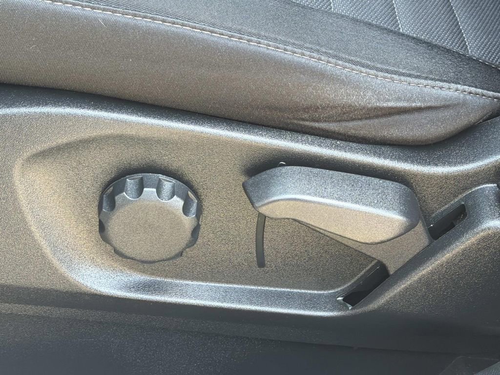 Used 2019 Ford Edge SE image 19