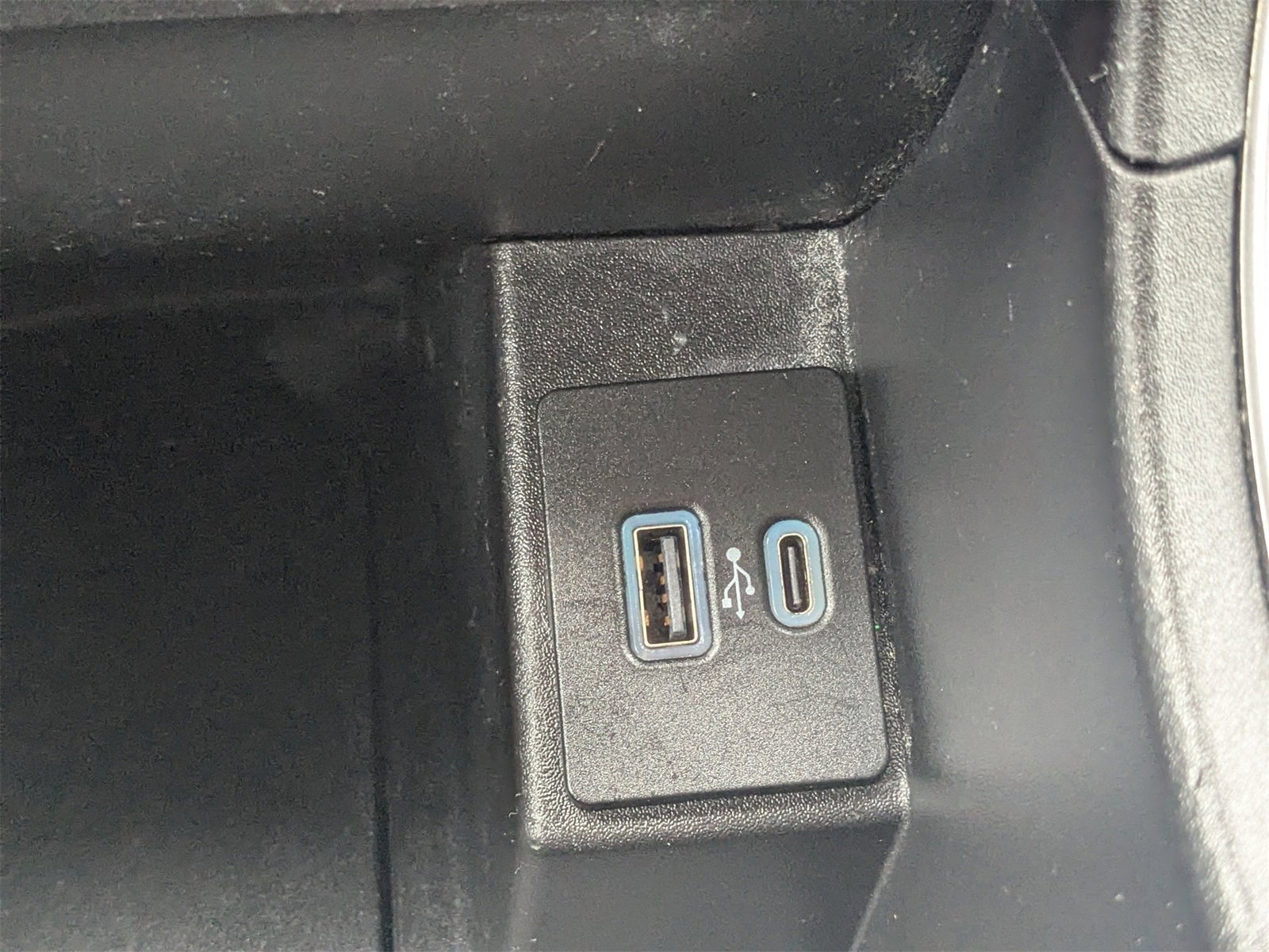 Used 2023 Ford Edge SEL image 23