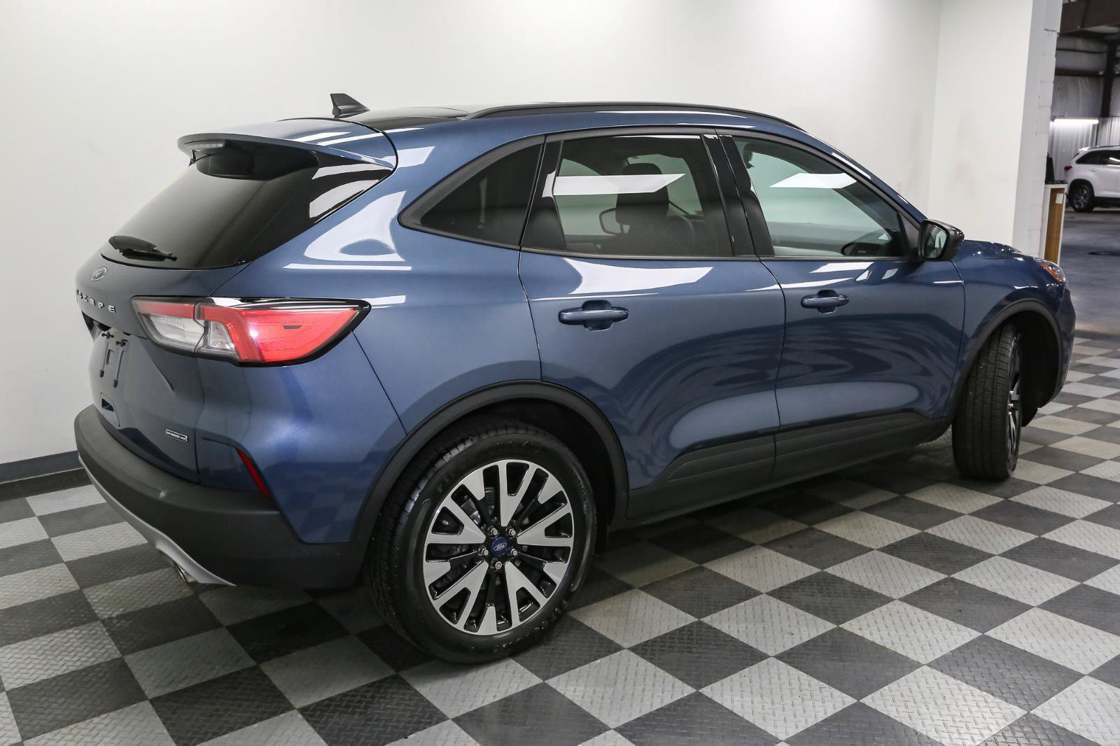 Used 2020 Ford Escape SE Sport AWD/4WD image 8