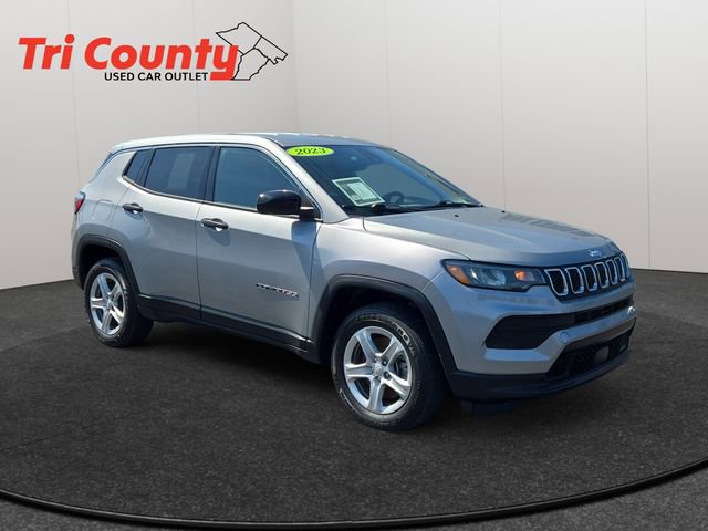 Used 2023 Jeep Compass Sport image 1