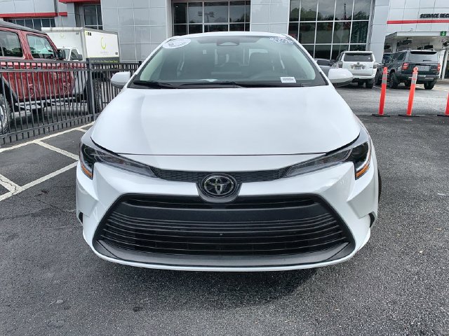 Used 2026 Toyota Corolla LE FWD image 3