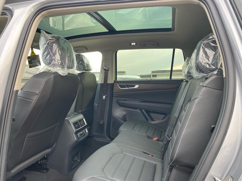 New 2026 Volkswagen Atlas SEL image 12