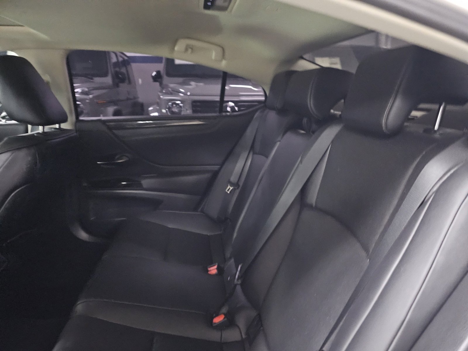 Used 2023 Lexus ES 350 image 8