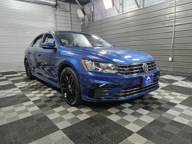 Used 2017 Volkswagen Passat 1.8T R-Line image 4