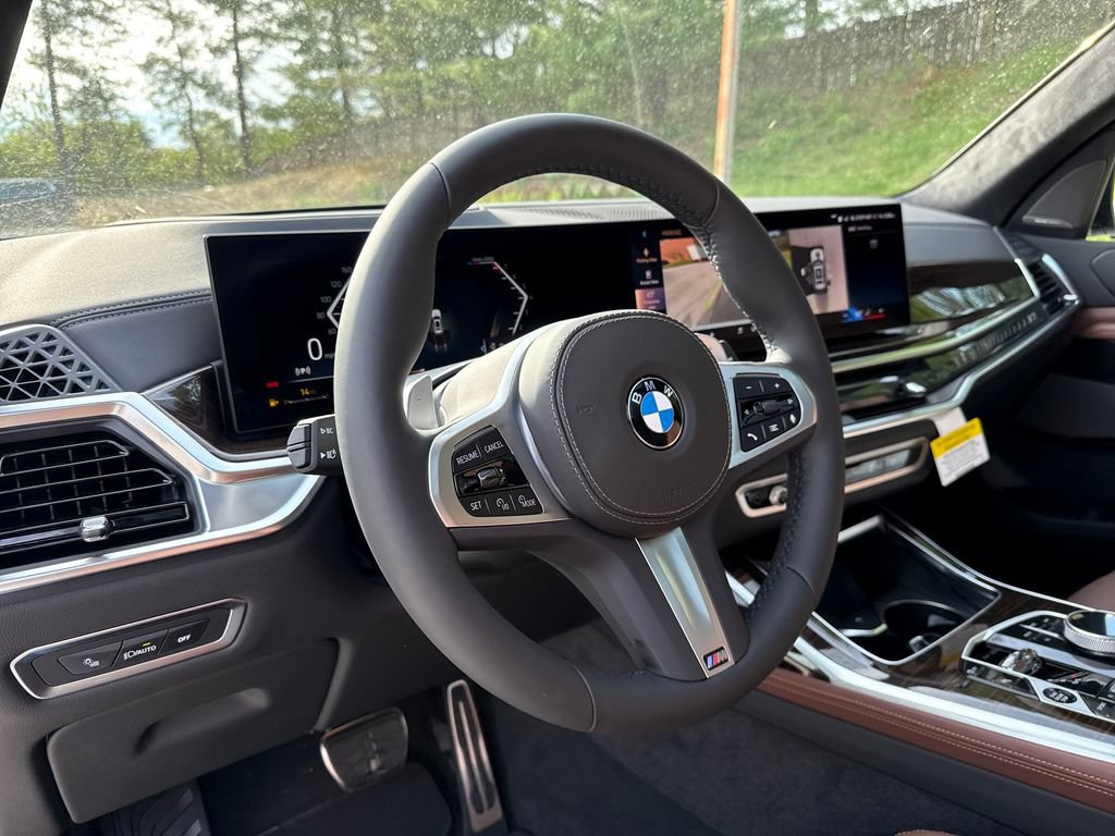 New 2026 BMW X7 xDrive40i w/ M Sport Package AWD/4WD image 13