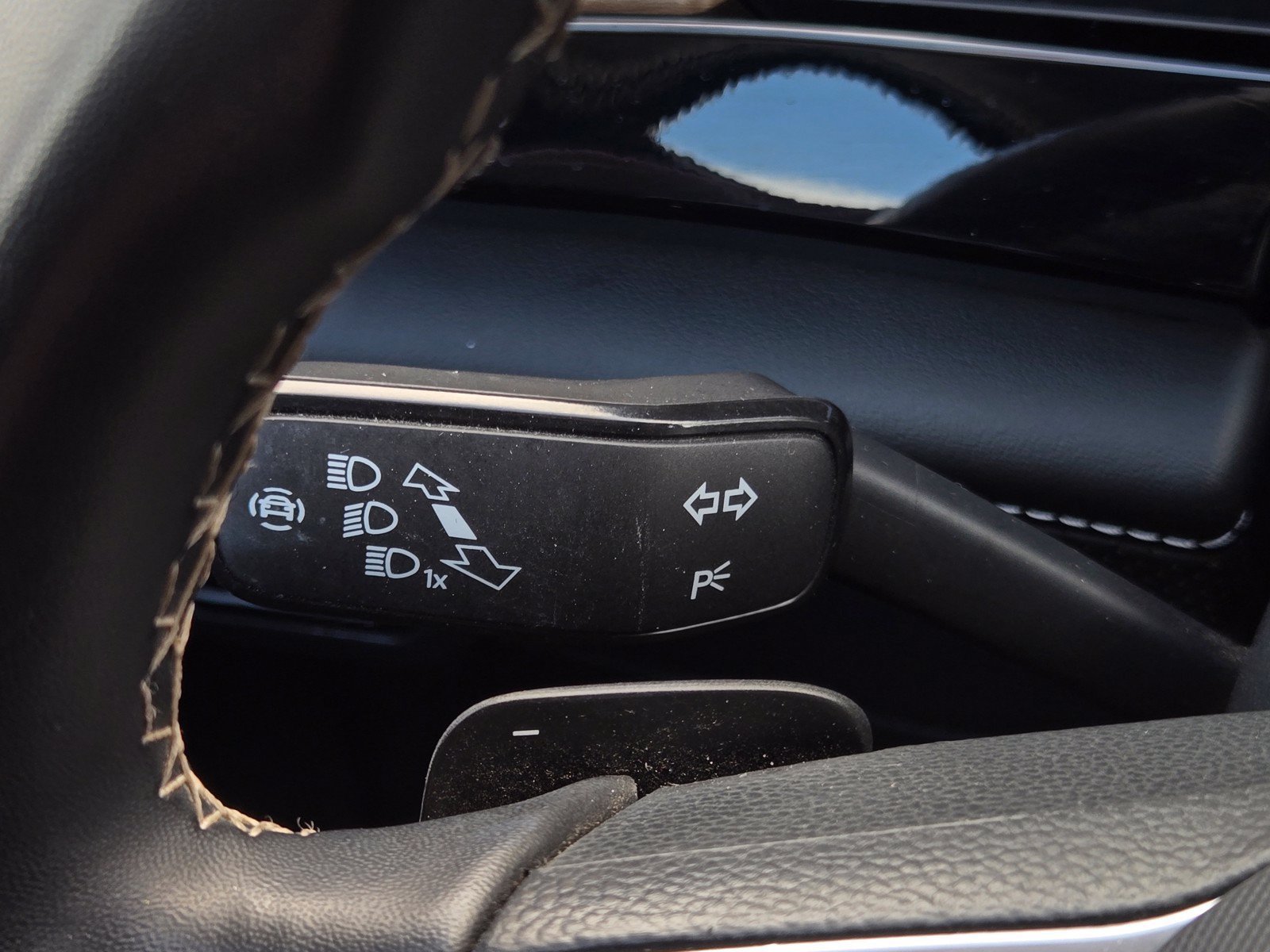 Used 2024 Volkswagen Atlas SE FWD image 22