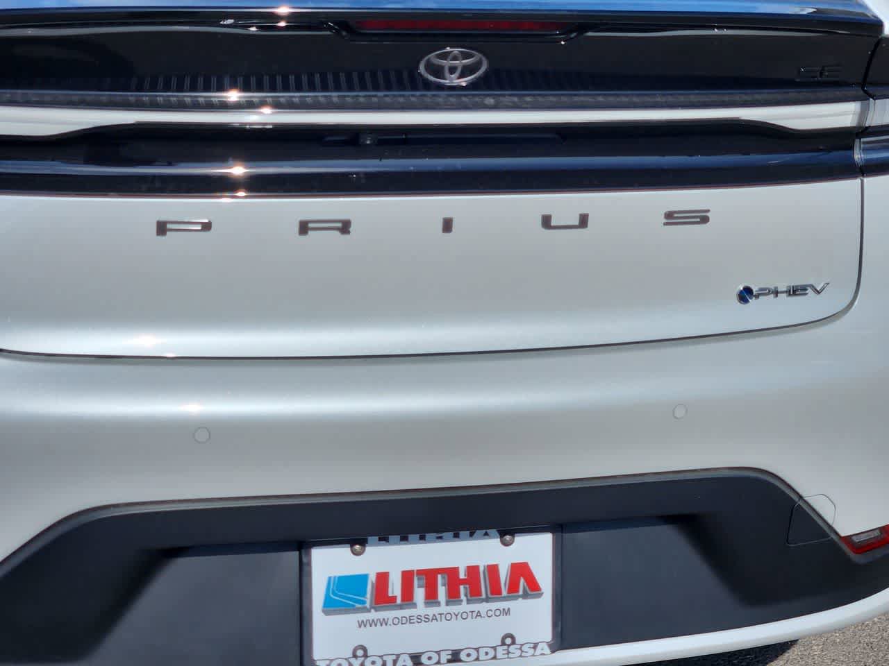 New 2026 Toyota Prius Plug-In Hybrid FWD image 11