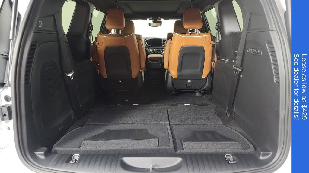 New 2026 Chrysler Pacifica Pinnacle image 13