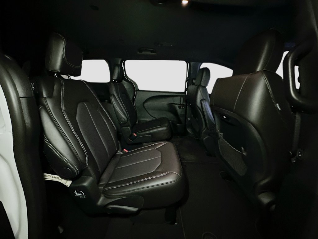 New 2026 Chrysler Pacifica Select FWD image 31