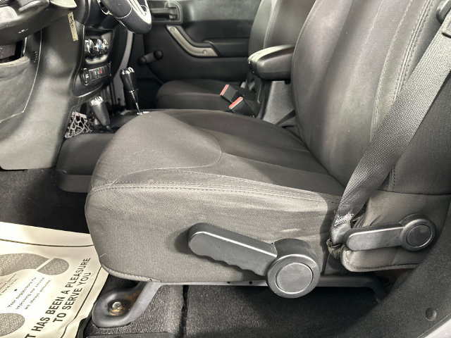 Used 2015 Jeep Wrangler Unlimited Sport AWD/4WD image 5