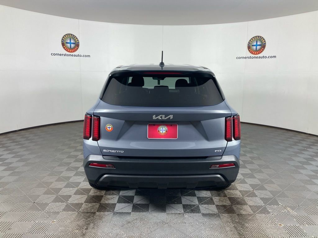 Certified 2023 Kia Sorento LX AWD/4WD image 17