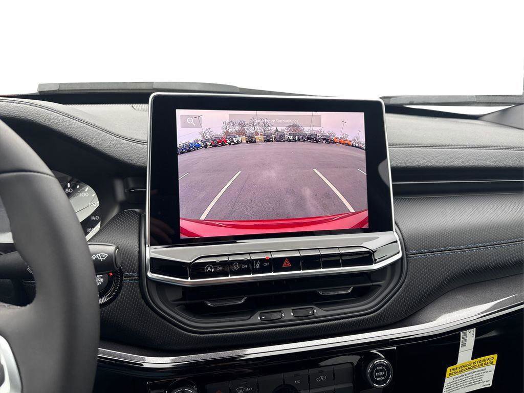 New 2026 Jeep Compass Latitude image 24