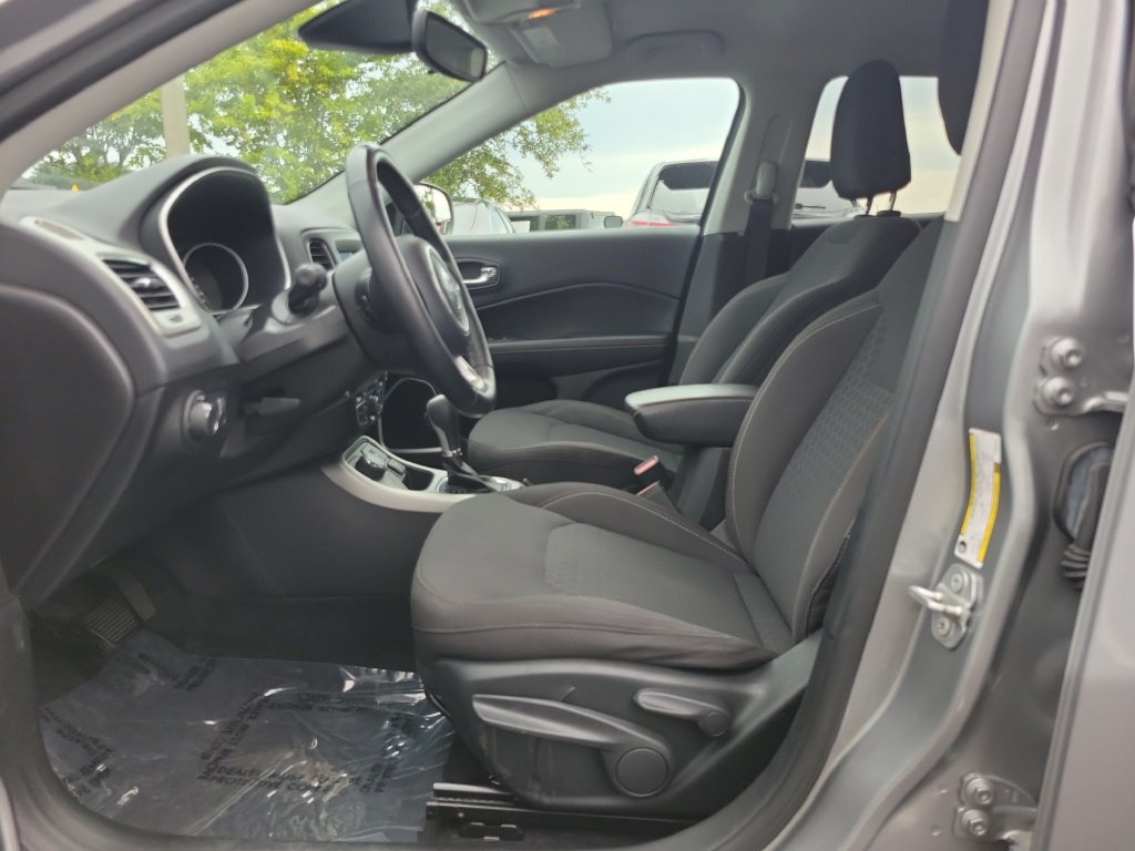 Used 2019 Jeep Compass Sport w/ Cold Weather Group AWD/4WD image 14