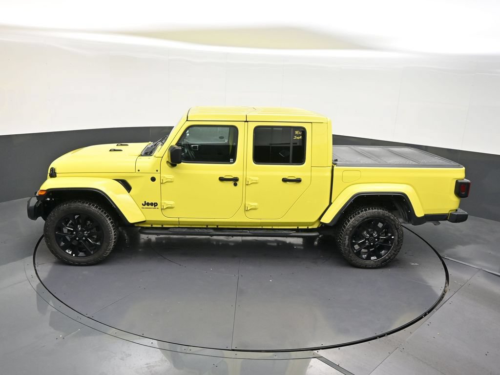 Used 2024 Jeep Gladiator Sport AWD/4WD image 16