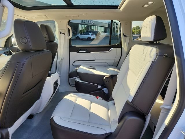 New 2026 GMC Acadia Denali w/ Super Cruise Package FWD image 6