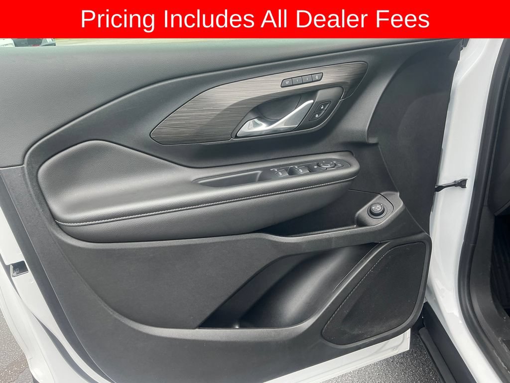 Used 2023 GMC Terrain SLT AWD/4WD image 9