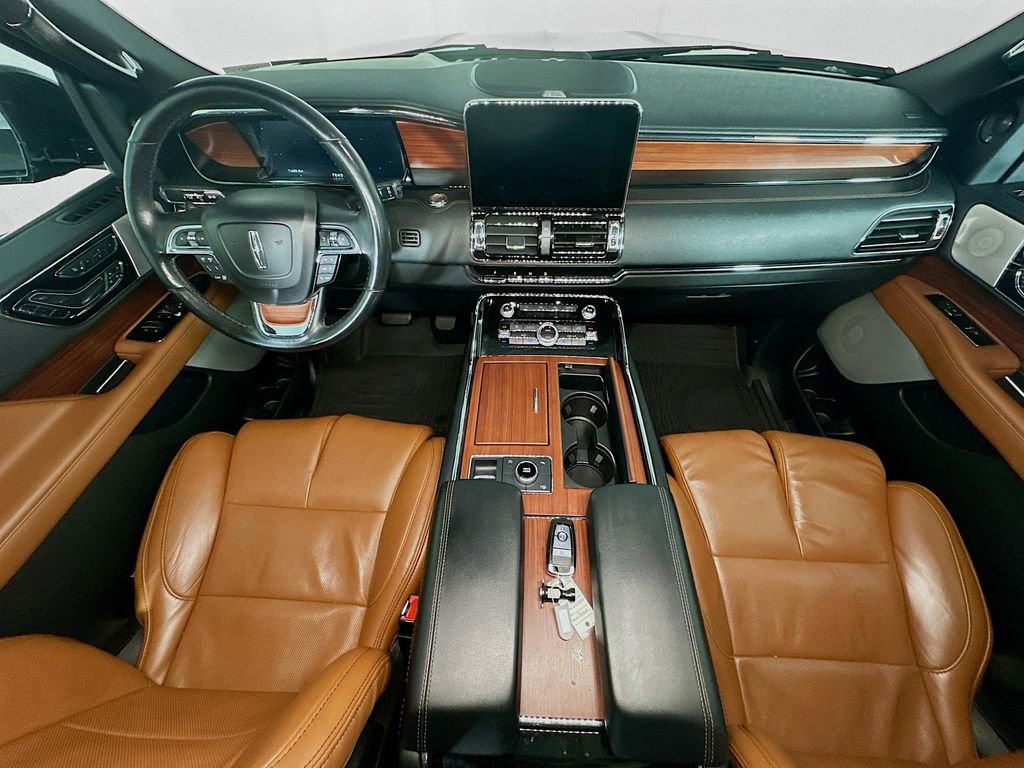Used 2021 Lincoln Navigator Reserve image 10