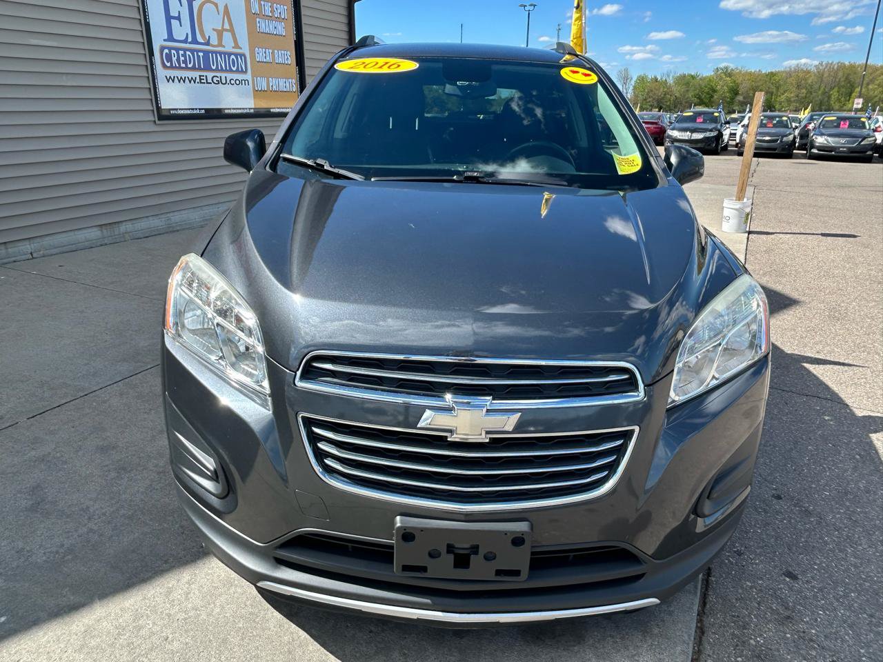 Used 2016 Chevrolet Trax LT w/ LT Convenience Package FWD image 2