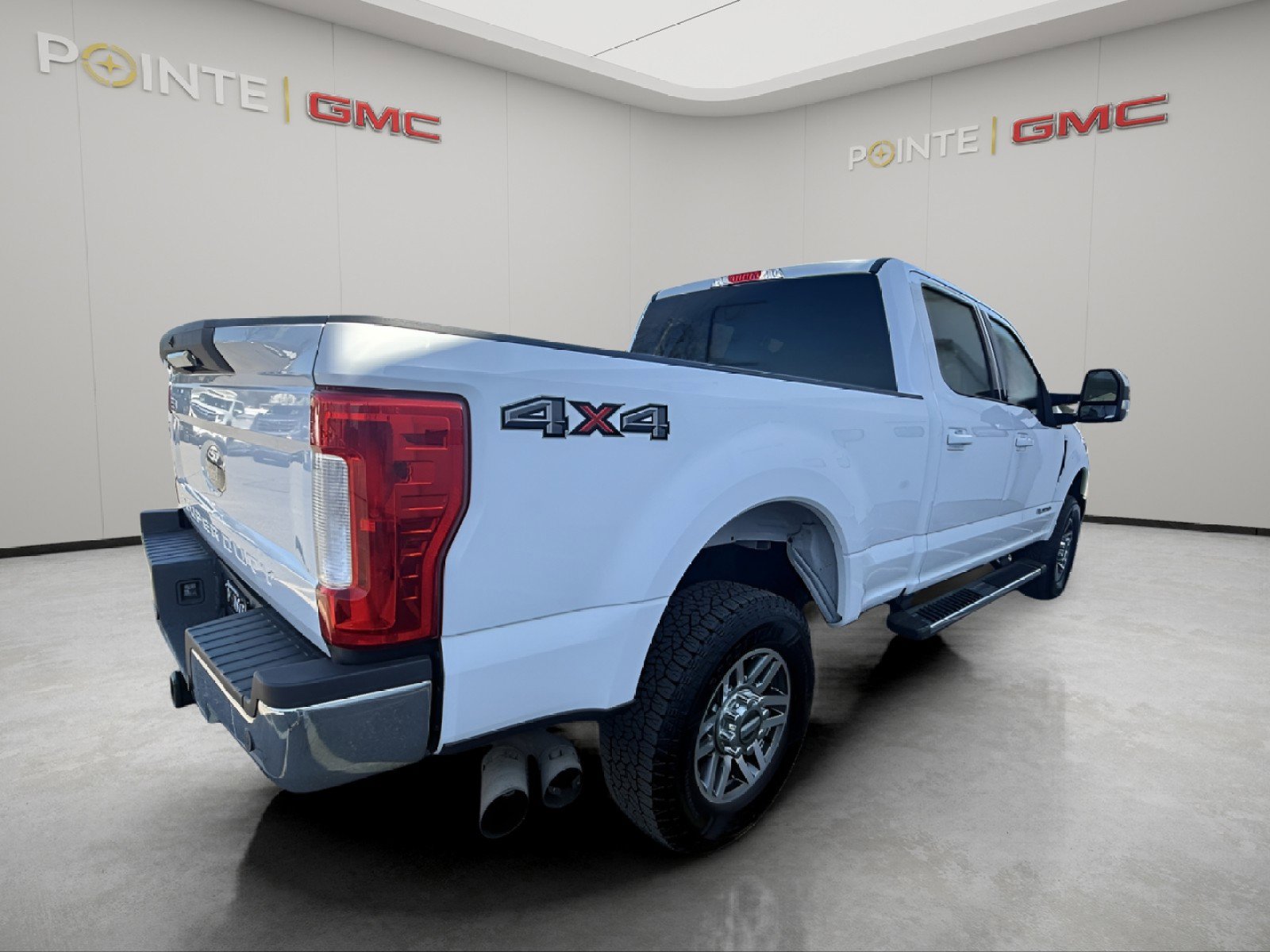 Used 2019 Ford F250 Lariat w/ Lariat Value Package image 2