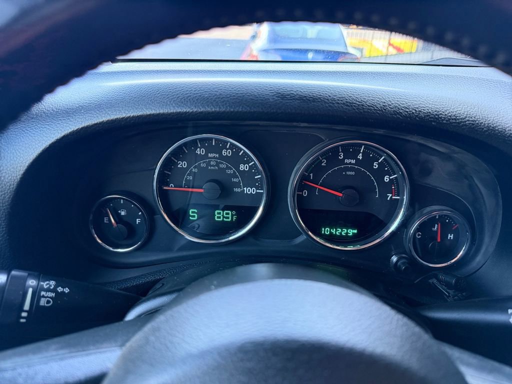 Used 2015 Jeep Wrangler Unlimited Sport w/ Connectivity Group AWD/4WD image 14
