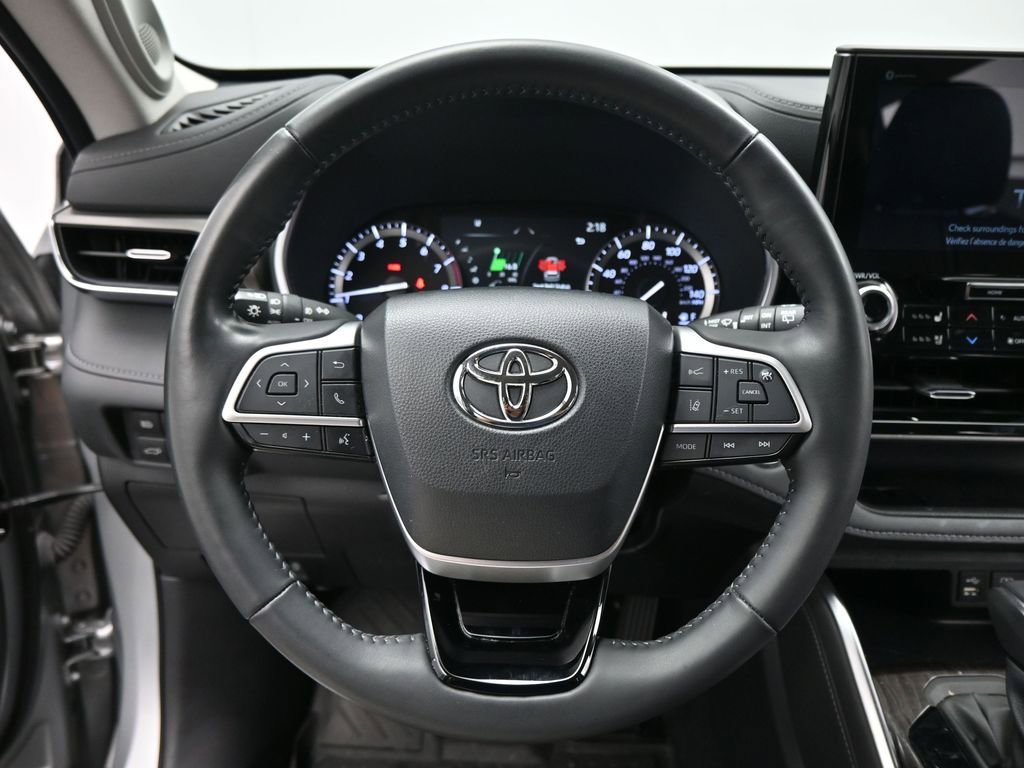 Used 2022 Toyota Highlander Limited image 13