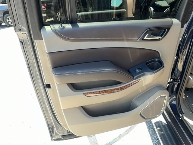 Used 2018 Chevrolet Suburban Premier AWD/4WD image 16
