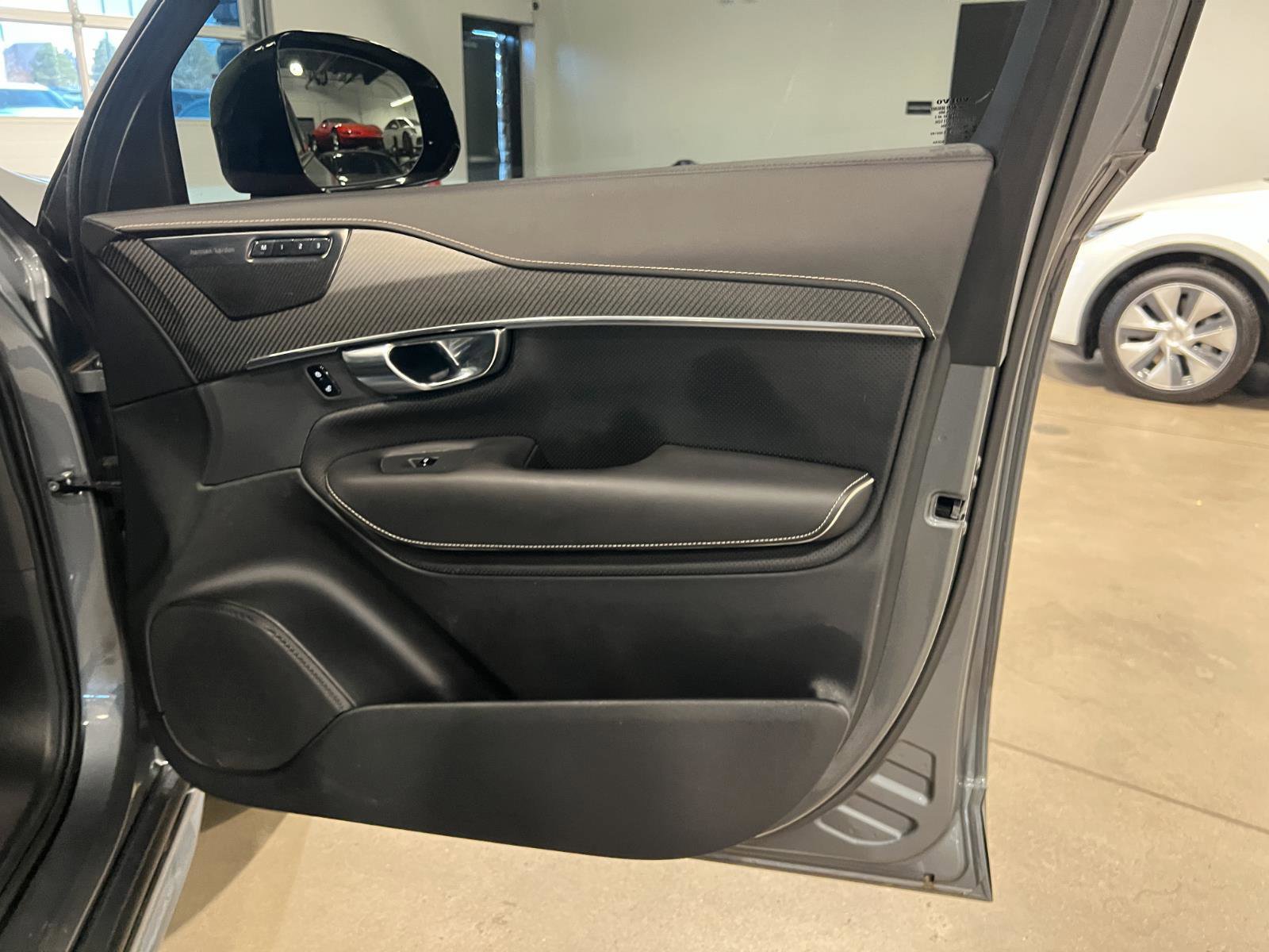 Used 2020 Volvo XC90 T8 R-Design w/ Protection Package Premier image 41