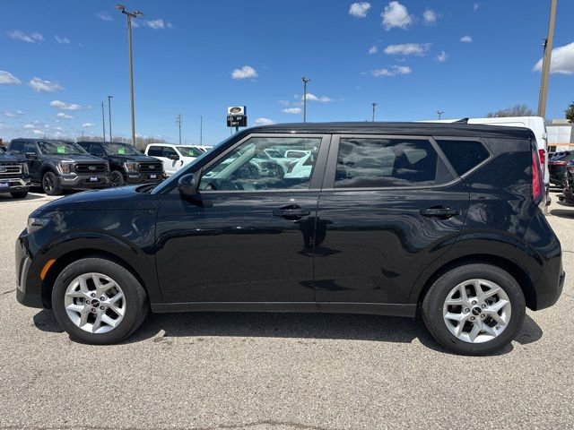 Used 2025 Kia Soul LX w/ LX Technology Package FWD image 6
