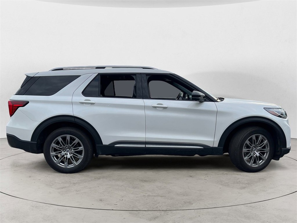 Used 2025 Ford Explorer Platinum image 2
