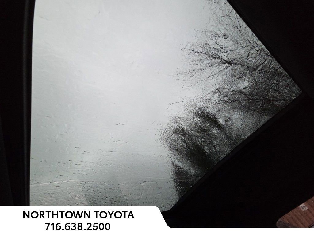 Used 2020 Volkswagen Atlas Cross Sport SEL image 24