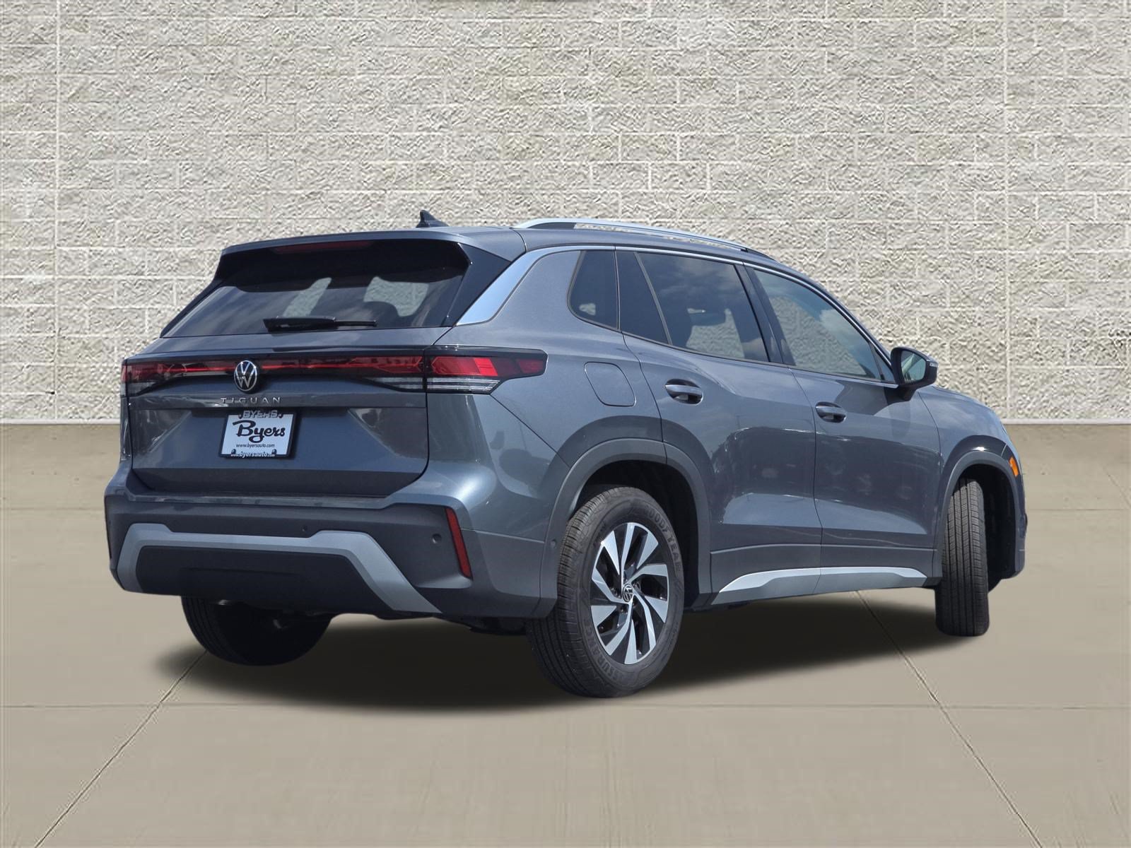 New 2026 Volkswagen Tiguan S FWD image 7