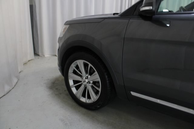 Used 2019 Ford Explorer Limited w/ Class III Trailer Tow Package FWD image 32