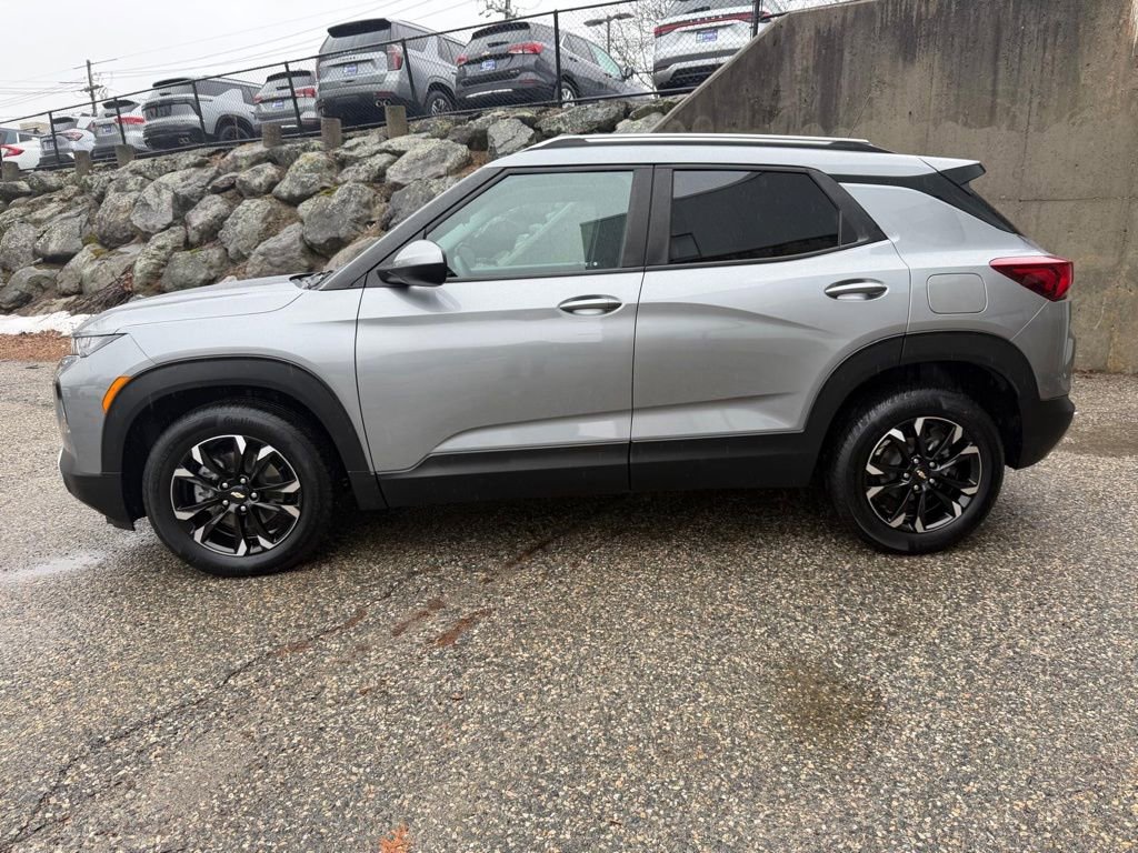 Used 2023 Chevrolet TrailBlazer LT image 2