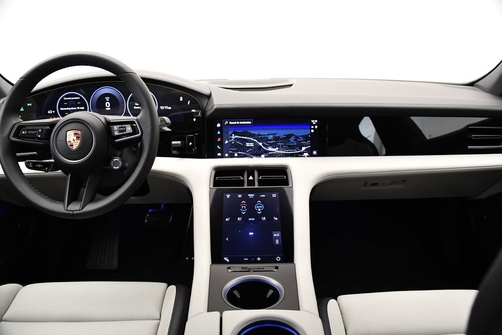 Used 2025 Porsche Taycan image 19