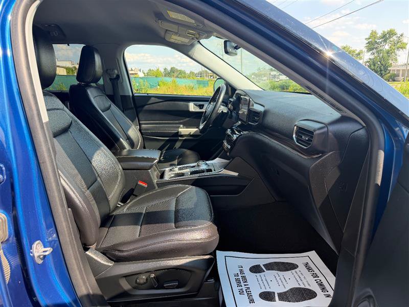 Used 2021 Ford Explorer Limited w/ Equipment Group 301A AWD/4WD image 30