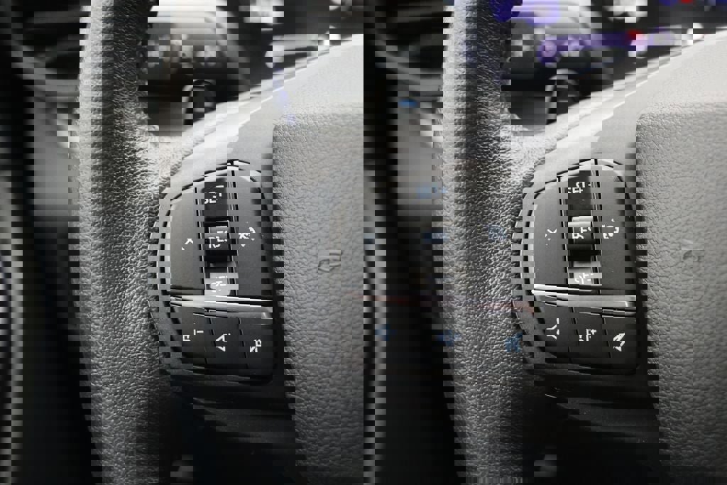 Used 2020 Ford Explorer XLT image 20