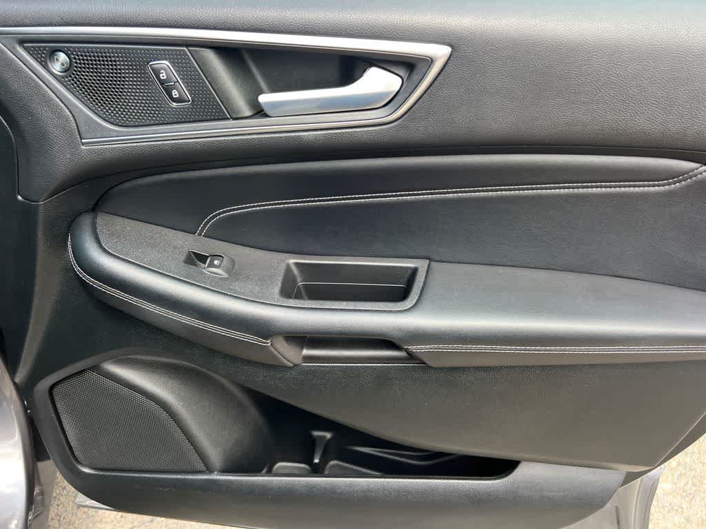 Used 2022 Ford Edge Titanium AWD/4WD image 14