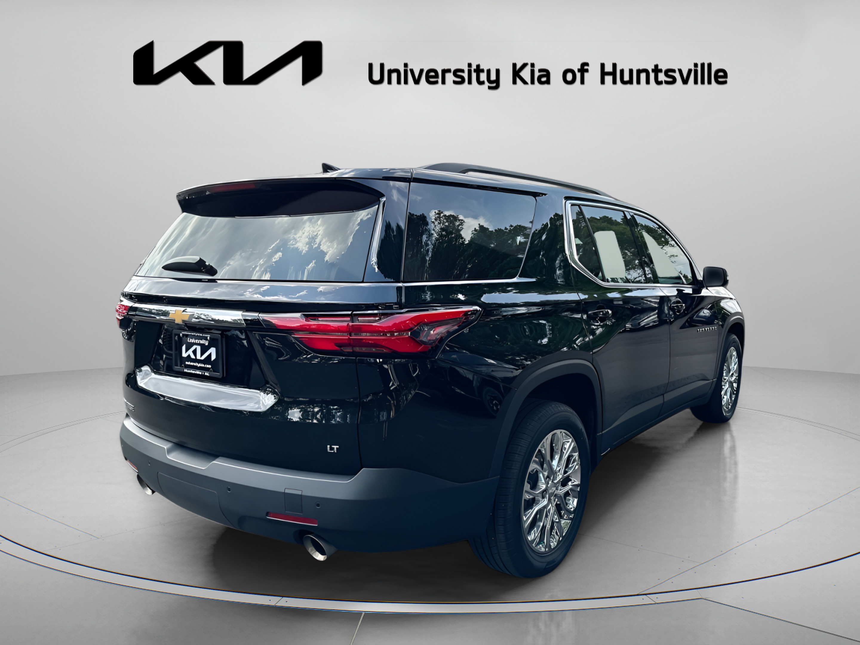 Used 2022 Chevrolet Traverse LT FWD image 8
