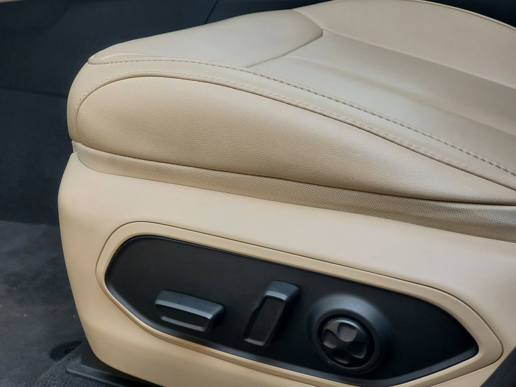 Used 2024 Jeep Grand Cherokee Limited image 12
