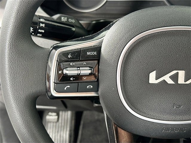 Used 2022 Kia Sorento LX image 19