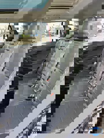 Used 2021 Volkswagen Tiguan SE w/ Panoramic Sunroof Package image 8