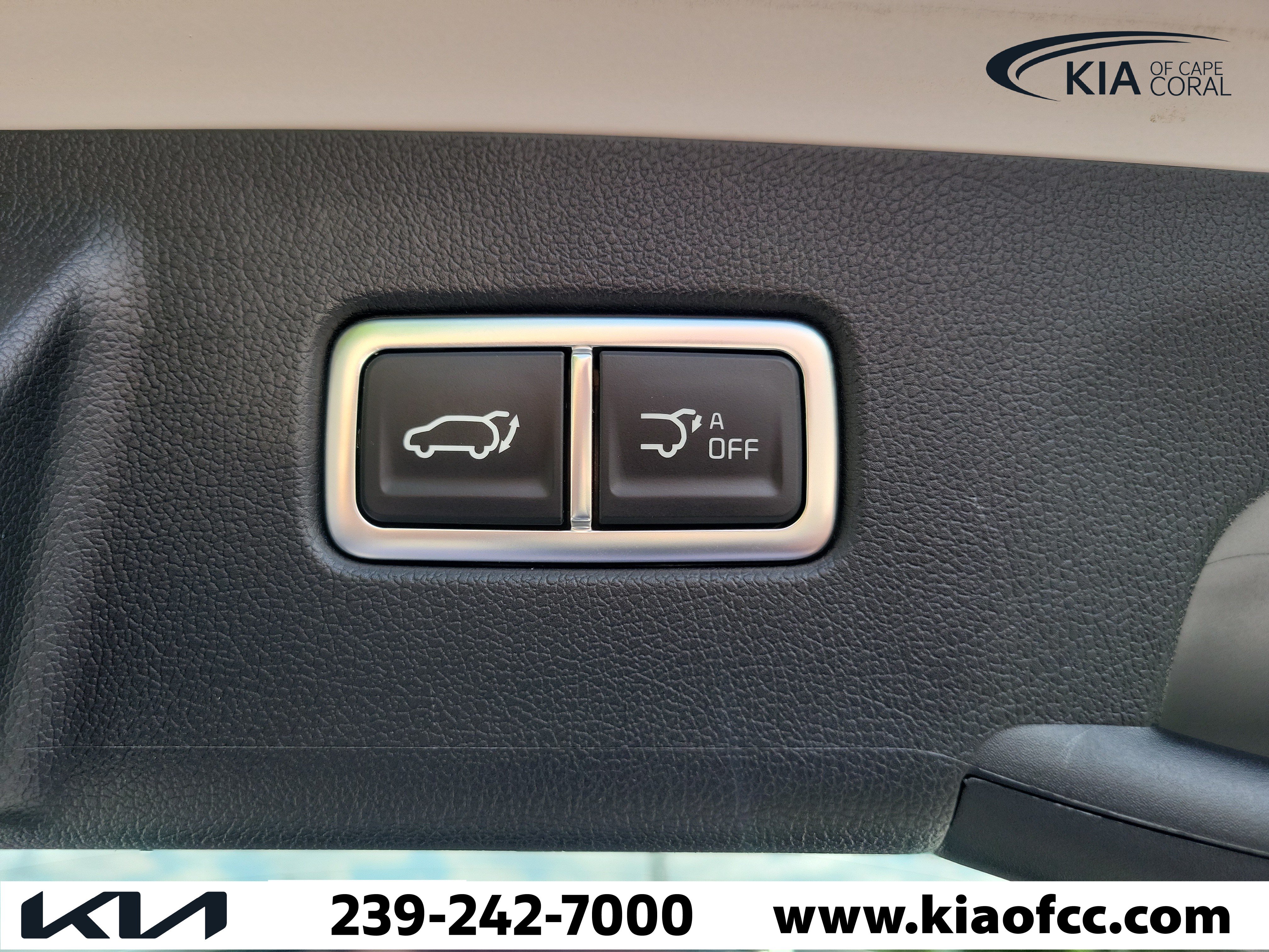 Certified 2024 Kia Sorento SX FWD image 11