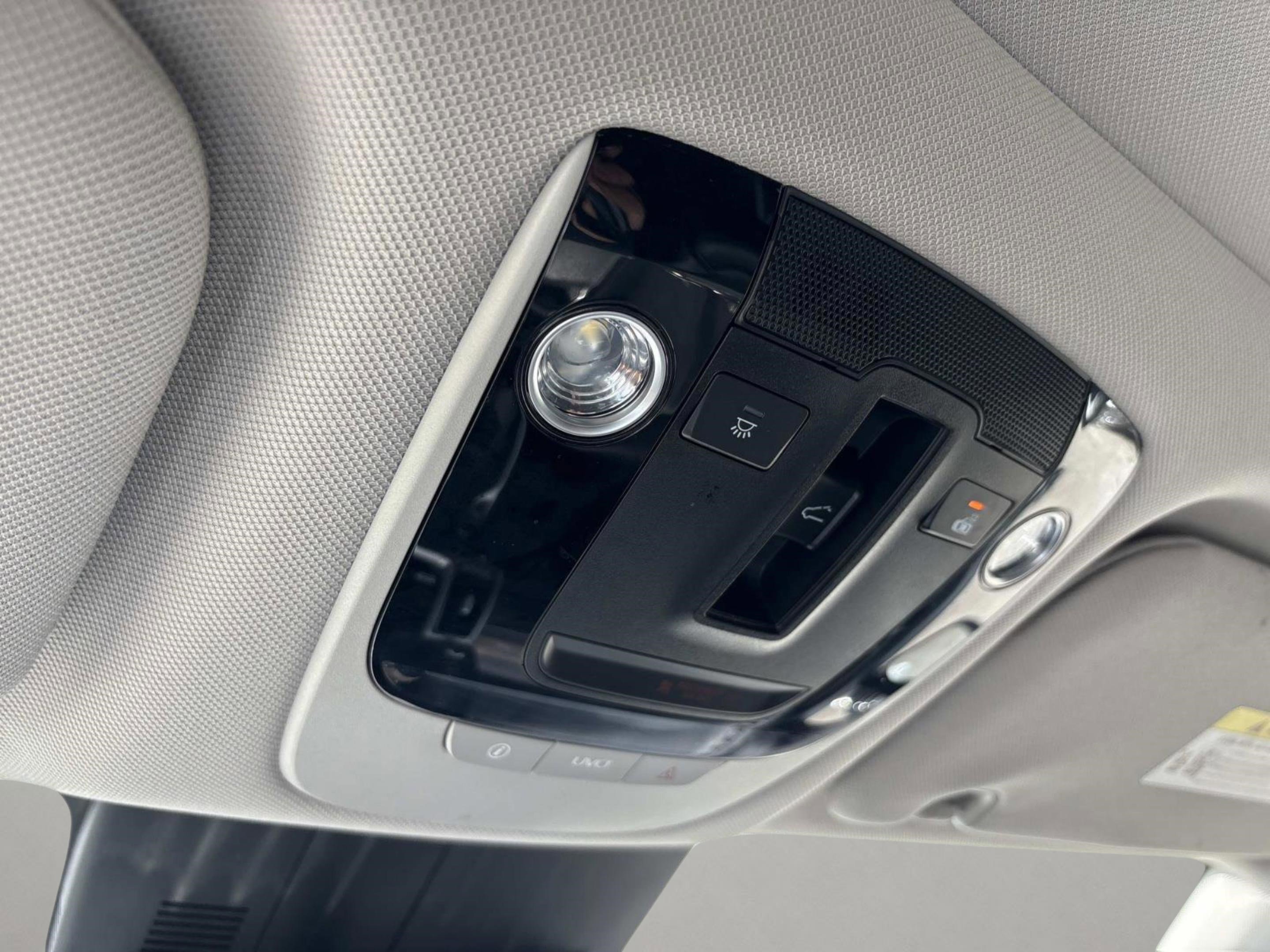 Used 2022 Kia Sorento EX w/ Panoramic Sunroof Package image 35