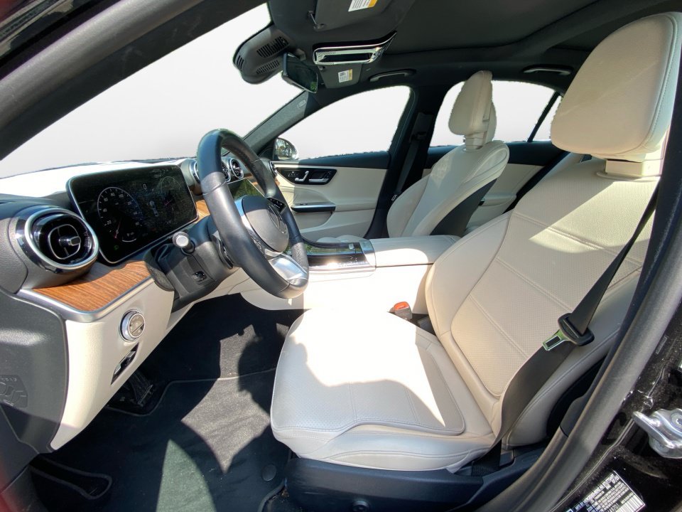 Used 2023 Mercedes-Benz C 300 4MATIC Sedan image 9