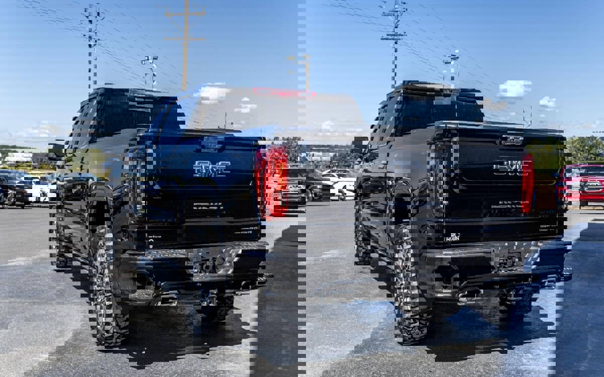Used 2023 GMC Sierra 1500 Denali Ultimate image 4