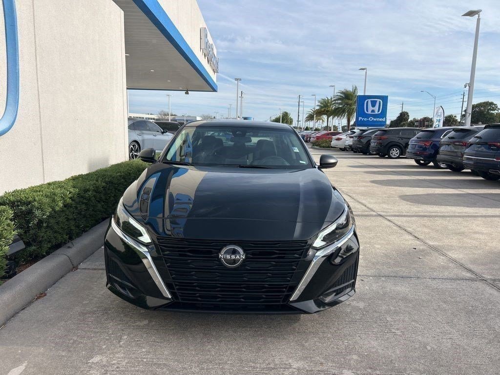 Used 2024 Nissan Altima 2.5 SV image 2